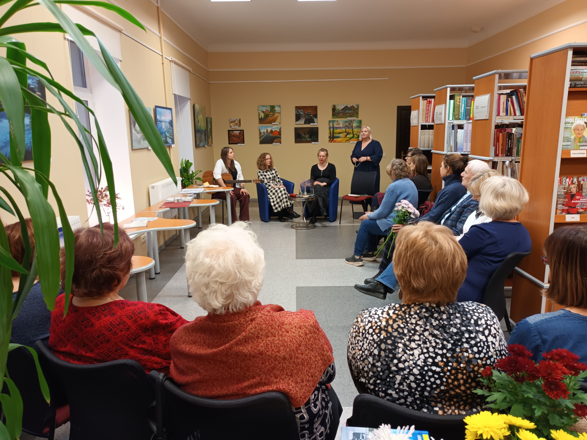 Jēkabpils novada Galvenajā bibliotēkā skatāma gleznu izstāde ‘’Jēkabpils un Latvijas ainavas’’