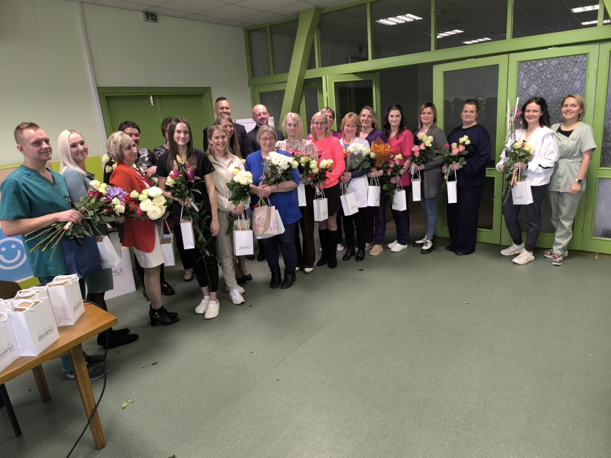 SIA “Jēkabpils reģionālā slimnīca” sveic jaunos speciālistus un rezidentus (FOTO)
