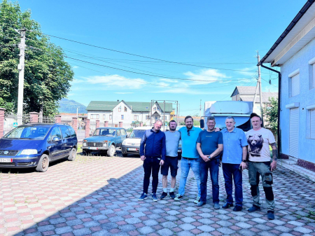 Jēkabpils novads sadraudzības pilsētai Ukrainā Vižnicai nogādā automašīnas (FOTO)