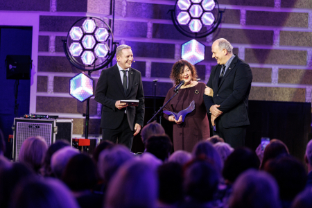 JVĢ pedagoģe Sandra Bondare konkursā “Latvijas Gada skolotājs 2025” iegūst balvu “Gada Kultūras un mākslas skolotājs" (FOTO)