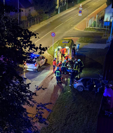Jēkabpilī auto ietriecas ēkas sienā, cietusi autovadītāja