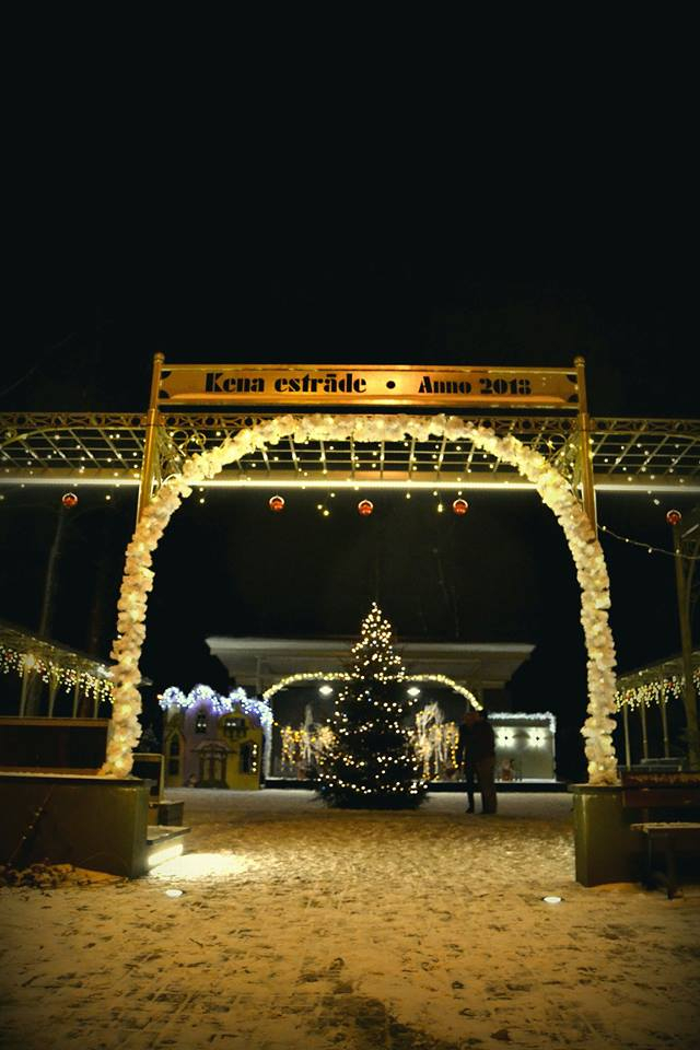 Jēkabpils Kena parka estrādē izveidota "Ziemas pasaka" (FOTO)