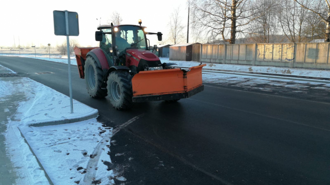 Lietus un slapja sniega ietekmē, ceļi un ietves Jēkabpilī var kļūt slideni