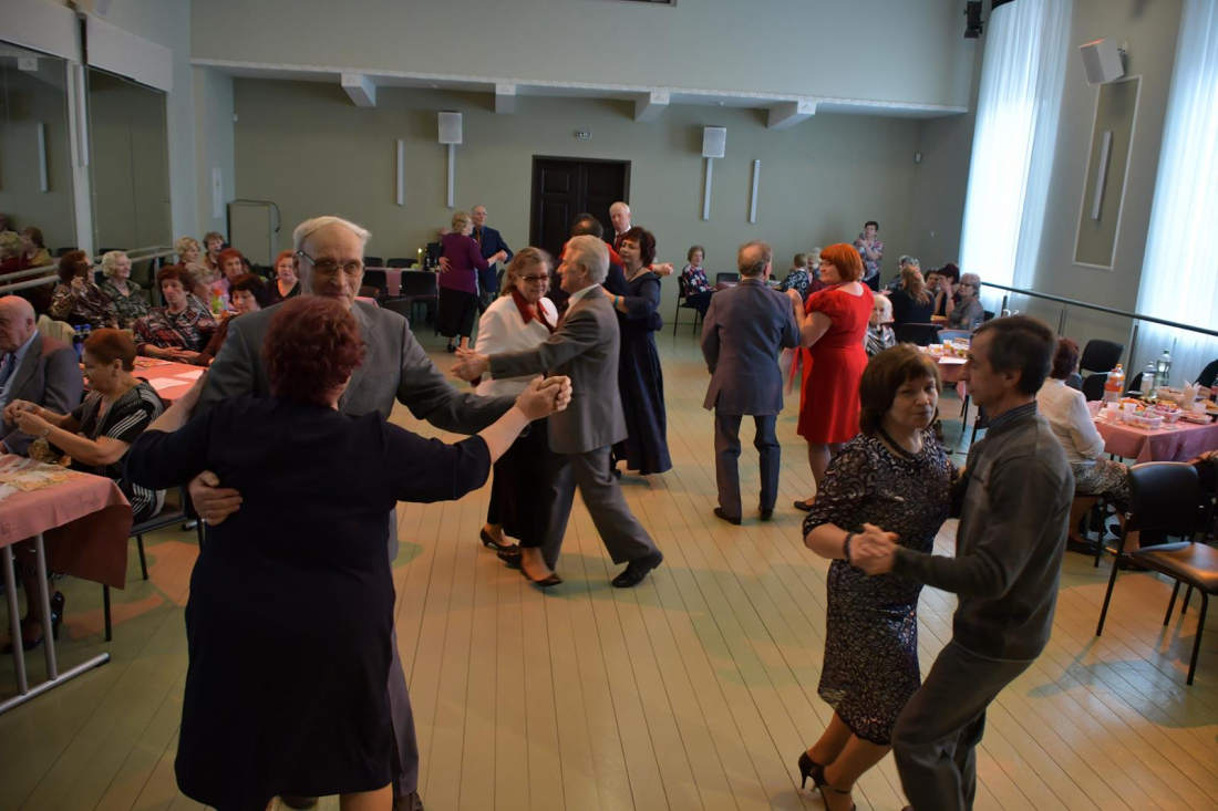 Seniori tiek aicināti pieteikties vasaras deju nodarbību ciklam  “Ar deju uz veselību”