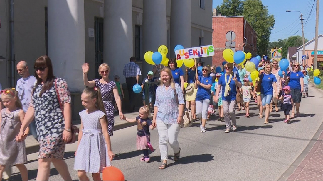 Sestdien, 1.jūnijā Jēkabpilī ar gājienu un pasākumu Kena parkā svinēs tradicionālos Bērnu svētkus