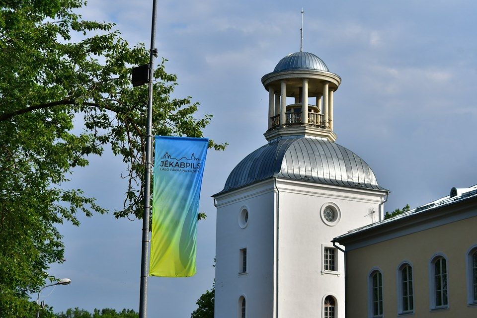 Krustpils pilī atklās Diānes Hiskoks gleznu izstādi “What Do We Value? Ko mēs vērtējam?”