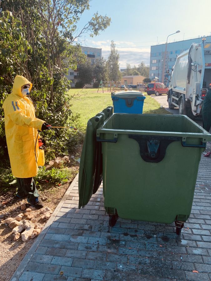 Jēkabpilī dezinficē sadzīves atkritumu konteinerus