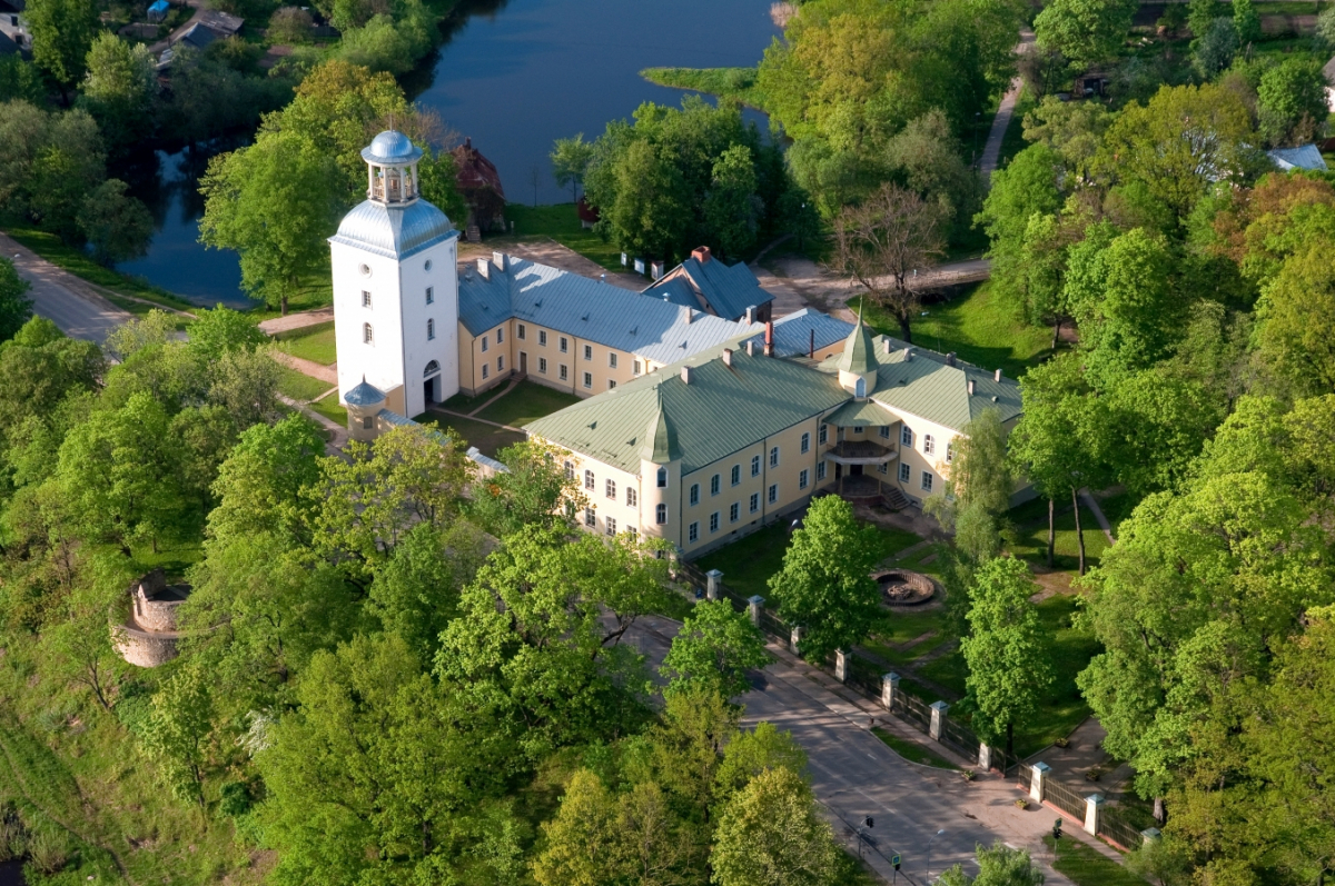 Daugavas krastos tiek atjaunoti unikāli kultūras pieminekļi