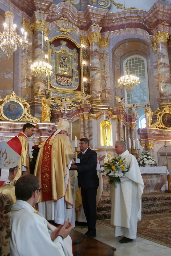 Jēkabpils mērs Aivars Kraps piedalās Aglonas bazilikā notiekošajā Svētajā Misē