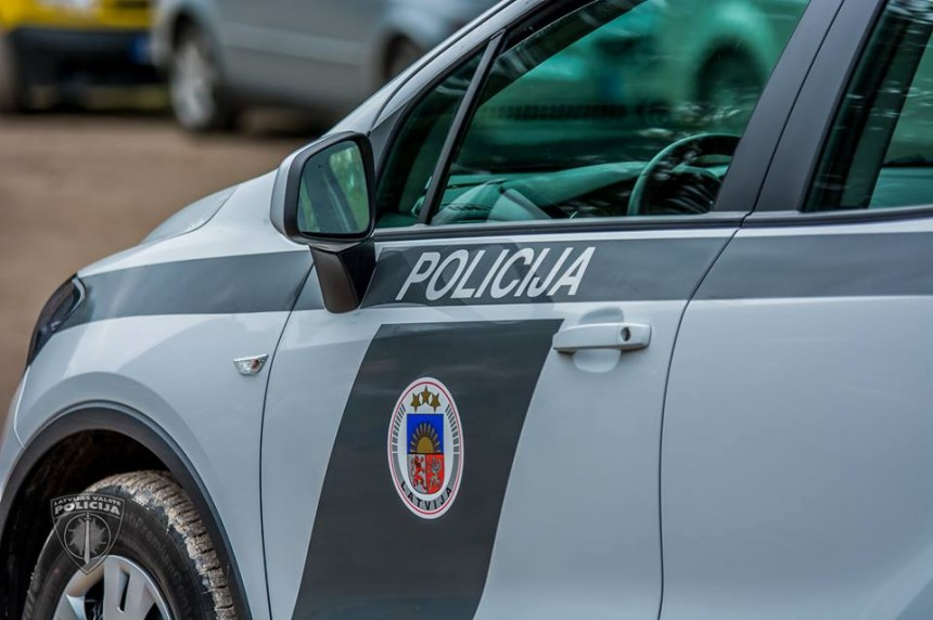 Jēkabpils mediķiem atkal bijusi nepieciešama policijas palīdzība agresīva pacienta savaldīšanā, šoreiz Viesītē