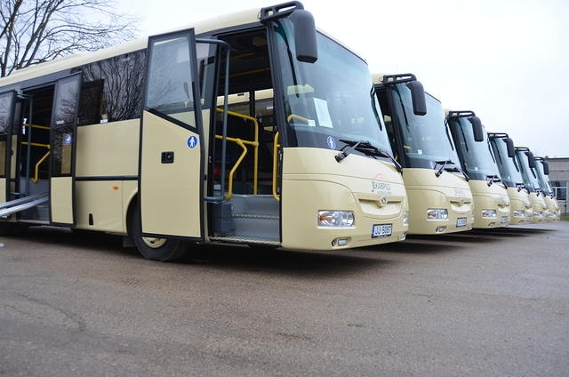 Sabiedriskā transporta pārvadājumu iepirkums ievelkas līdz Ziemassvētkiem