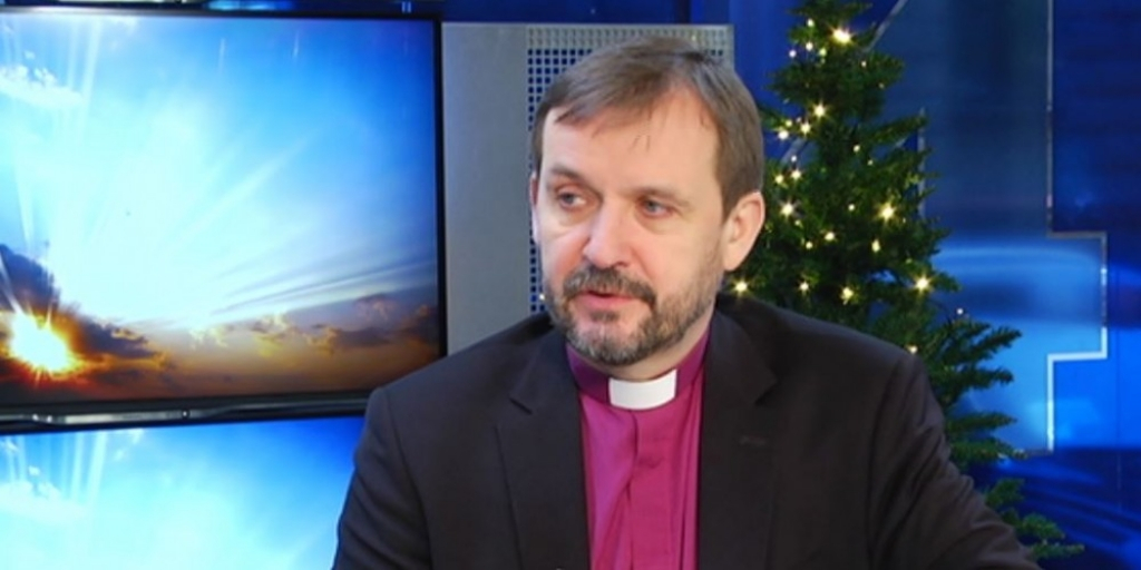 Arhibīskaps Vanags Ziemassvētkos aicina pasniegt roku līdzcilvēkiem