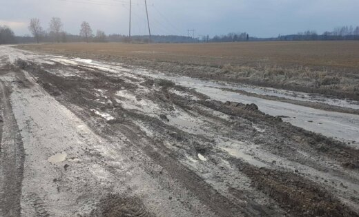 Šķīdoņa dēļ vairāk nekā 40 grants autoceļu posmos ieviesti īslaicīgi masas ierobežojumi, arī Jēkabpils, Pļaviņu un Kokneses apkārtnē (SARAKSTS)