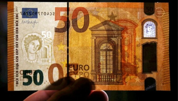 Policija lūdz iedzīvotājus būt vērīgiem, apgrozībā fiksētas 50 eiro banknotes ar viltojuma pazīmēm
