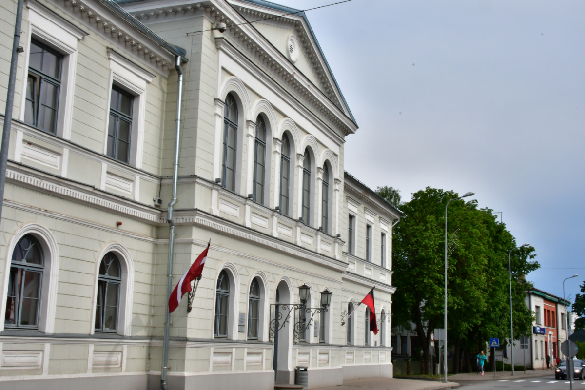 No 17.marta tiek pārtraukta klientu apkalpošana klātienē Jēkabpils pilsētas pašvaldības ēkā, Brīvības ielā 120