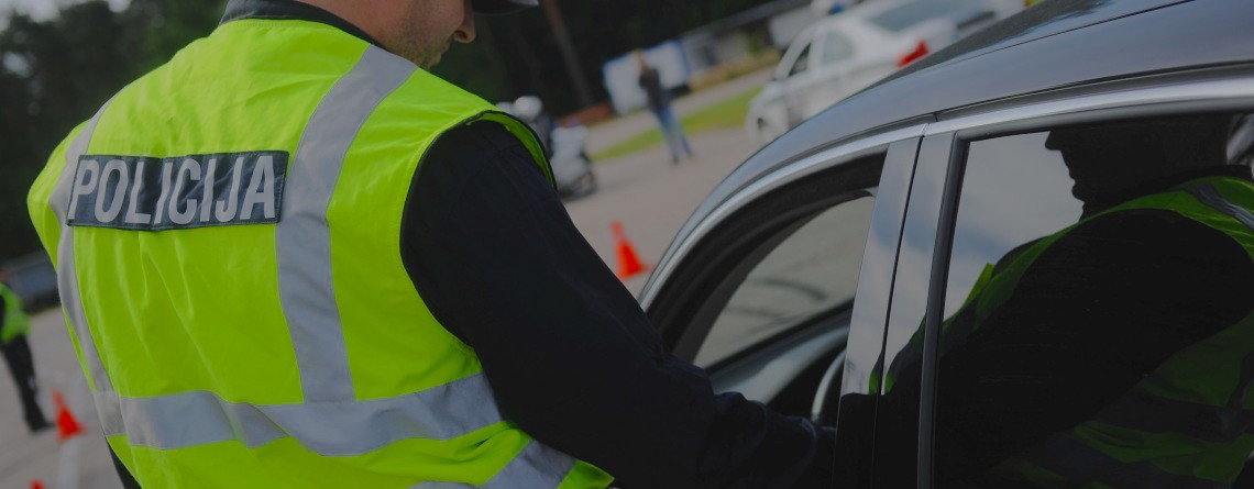 Pļaviņās mēģina piekukuļot policistus, solot naudu un malku