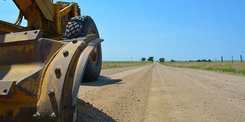 Jēkabpilī atsākti grants ceļu uzturēšanas darbi