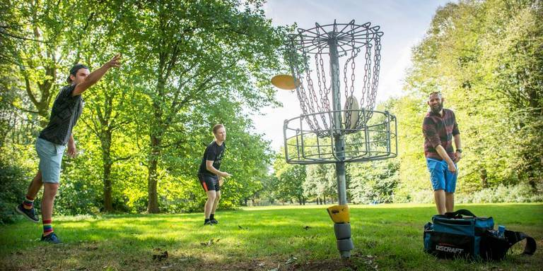 Jēkabpiliešu balsojumā uzvar ideja par disku golfa parka “Lūša ķepa” izveidi Mežaparkā