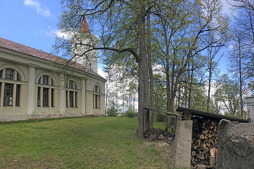 Sestdien pie Krustpils luterāņu baznīcas norisināsies pavasara sakopšanas talka