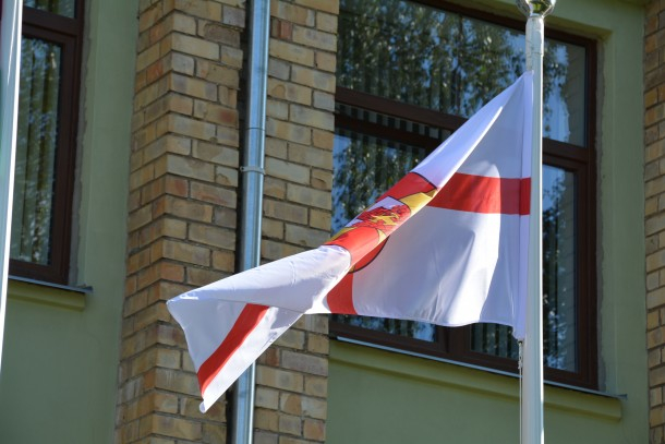 Krustpils novada pašvaldības nav saņēmusi analīžu rezultātus, kas noteiktu konkrētu zivju bojāejas iemeslu Neretas upē