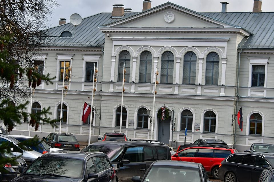 Jēkabpils pilsētas pašvaldība par pieņemamu cenu iegādātos laukumu Brīvības ielā
