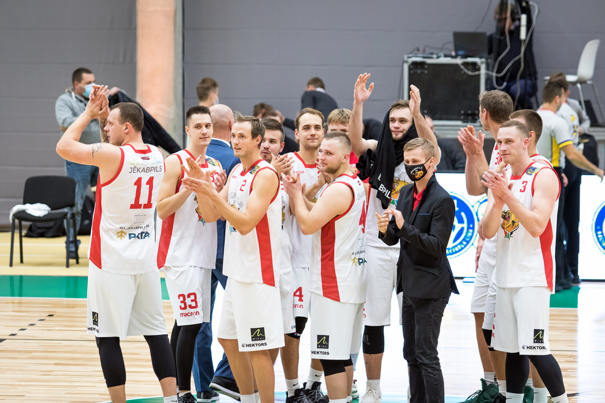 Jēkabpils sporta halle atklāta ar uzvaru basketbolā