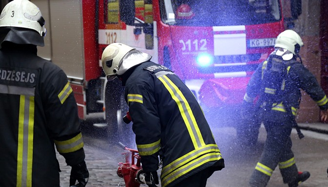 Jēkabpilī, Dzirnavu ielā pēdējo dienu laikā naktī izceļas jau otrais ugunsgrēks, šoreiz ražošanas uzņēmumā