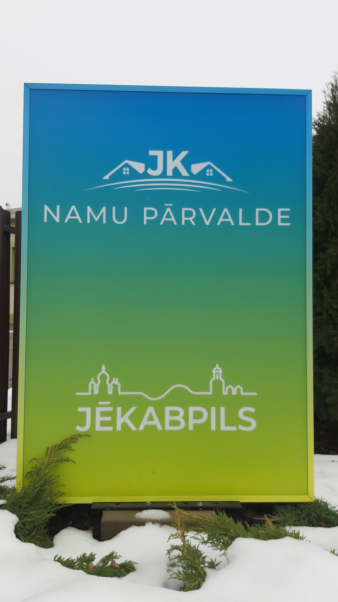 SIA JK Namu pārvalde: Taupīsim siltumu, aizverot kāpņu telpu durvis