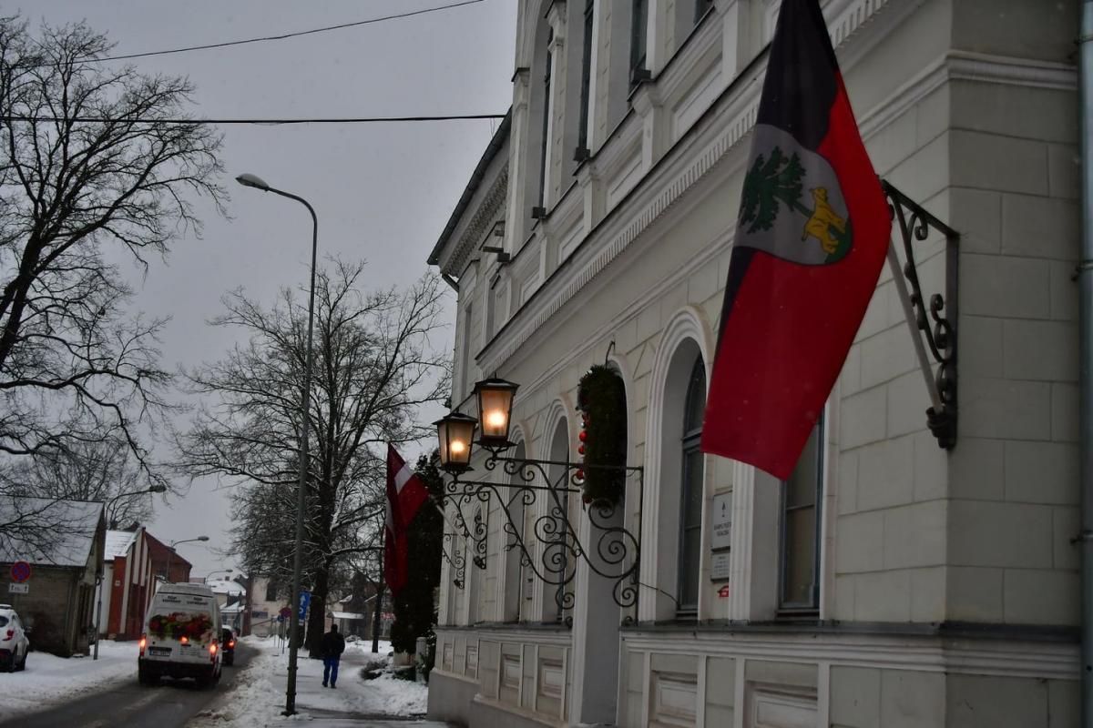 Jēkabpils domē notiek sarunas par jauna priekšsēdētāja ievēlēšanu