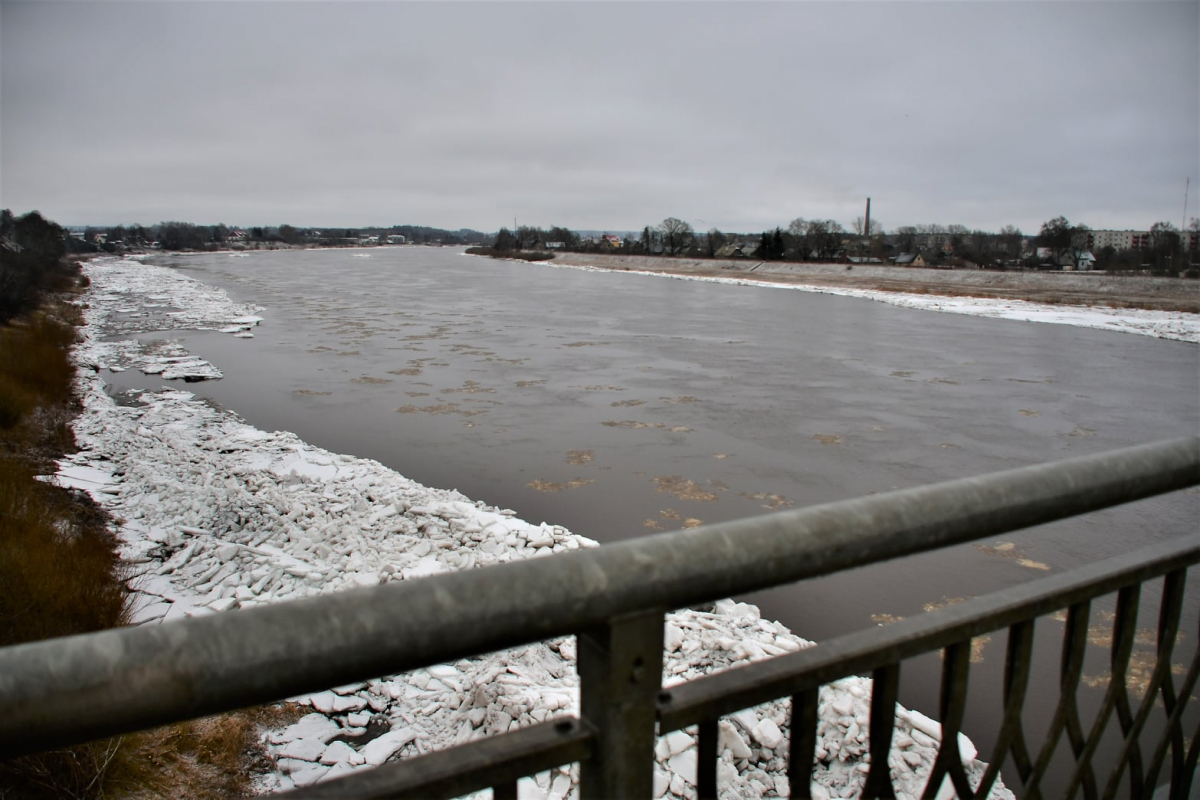 Aktuālā informācija: Posmā no Līvāniem līdz Zeļķu tiltam Daugava ir brīva no ledus, sastrēgumi neveidojas