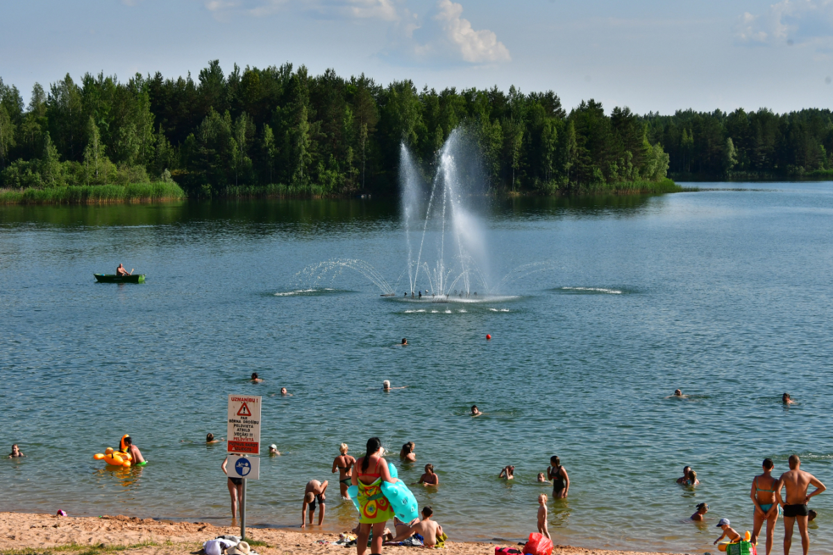 Sinoptiķi jūnija sākumu prognozē karstu un saulainu