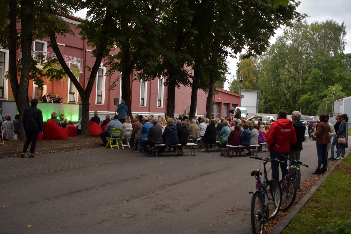 Vasaras saulgriežu koncerts Krustpils Kultūras nama Muzikālajā balkoniņā
