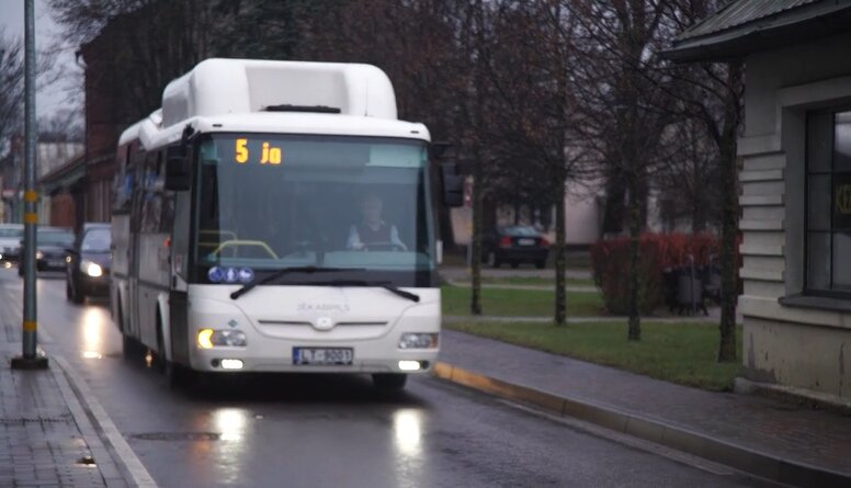 SIA “Jēkabpils autobusu parks” atgādina, kas pasažieriem jāievēro stingrās mājsēdes laikā