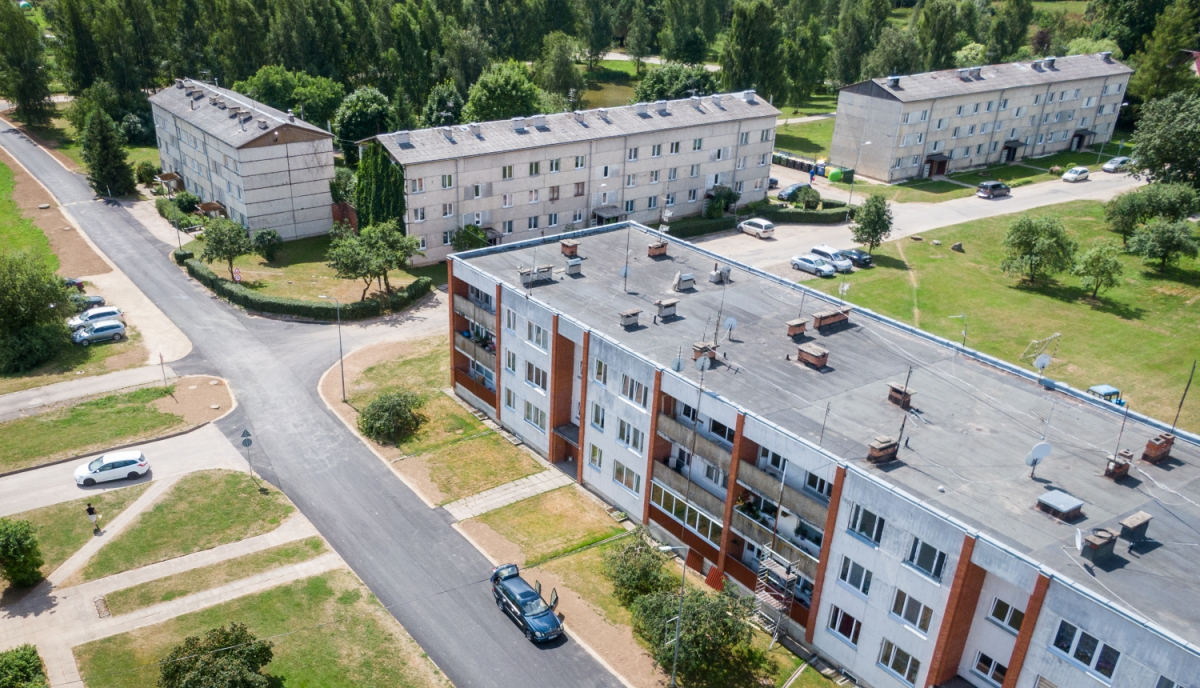 Ūdenssaimniecības pakalpojumus Brodos sniegs SIA “Jēkabpils ūdens”, daudzdzīvokļu mājas pārvaldīs SIA „JK Namu pārvalde”