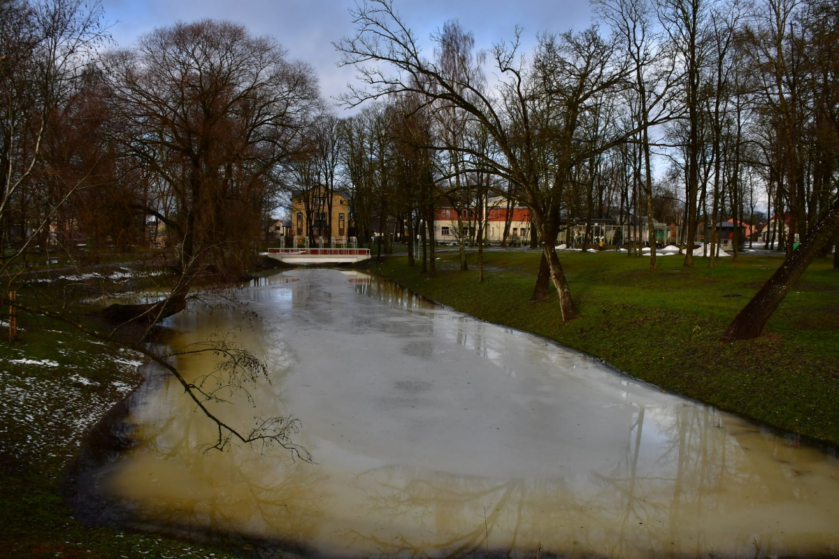 Nedēļas otrajā pusē valdīs atkusnis; piektdien vējš nesīs nelielus postījumus