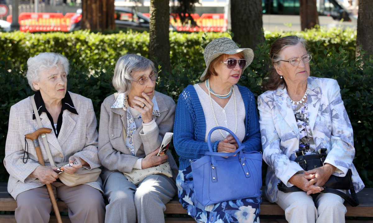 Apsver vēl vienu vienreizēju pabalstu pensionāriem