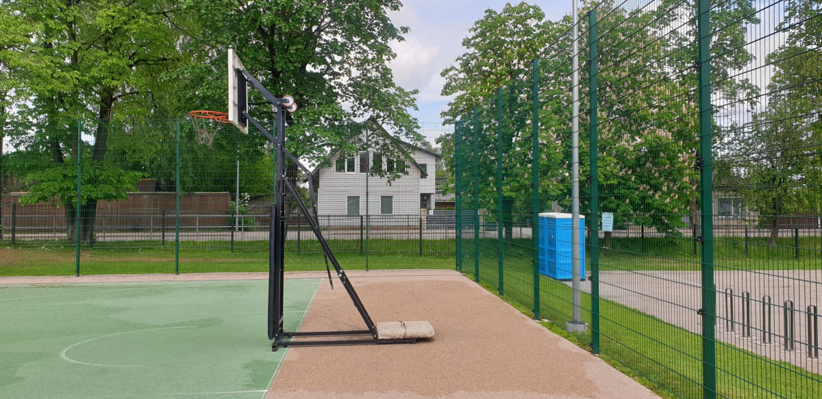 Alfons Žuks: Par notikušo negadījumu JVĢ stadiona basketbola laukumā pilna atbildība jāuzņemas ģimnāzijas direktoram