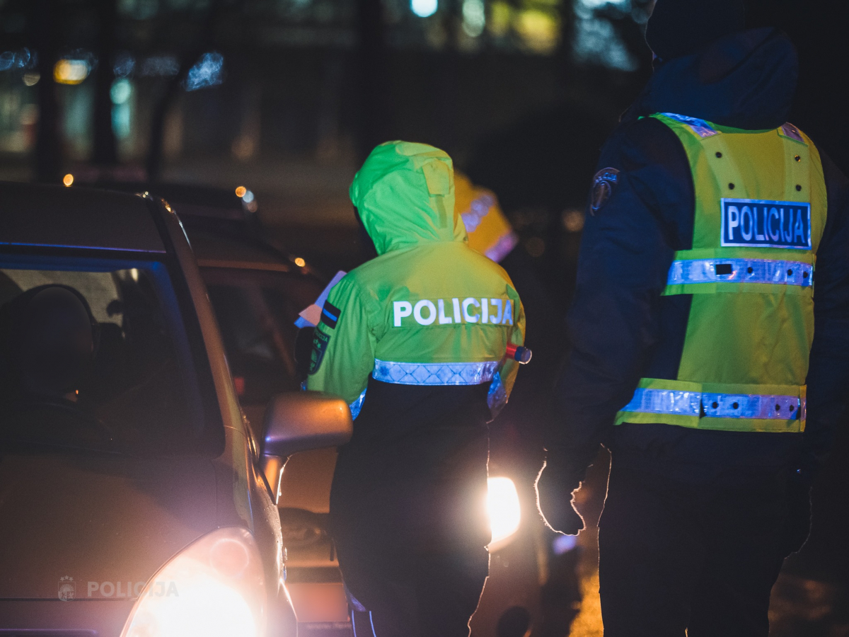 Jēkabpils iecirkņa policisti svētku brīvdienās pārbaudīja 847 transportlīdzekļu vadītājus, vairākiem piemēroti naudas sodi, ierosināti divi kriminālprocesi