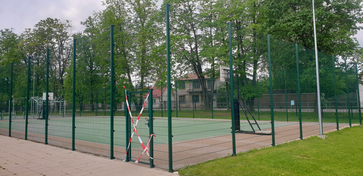 JVĢ basketbola laukumā cietušā jaunieša ārstēšanai pašvaldība piešķīrusi 1000 eiro, negadījuma izmeklēšana turpinās