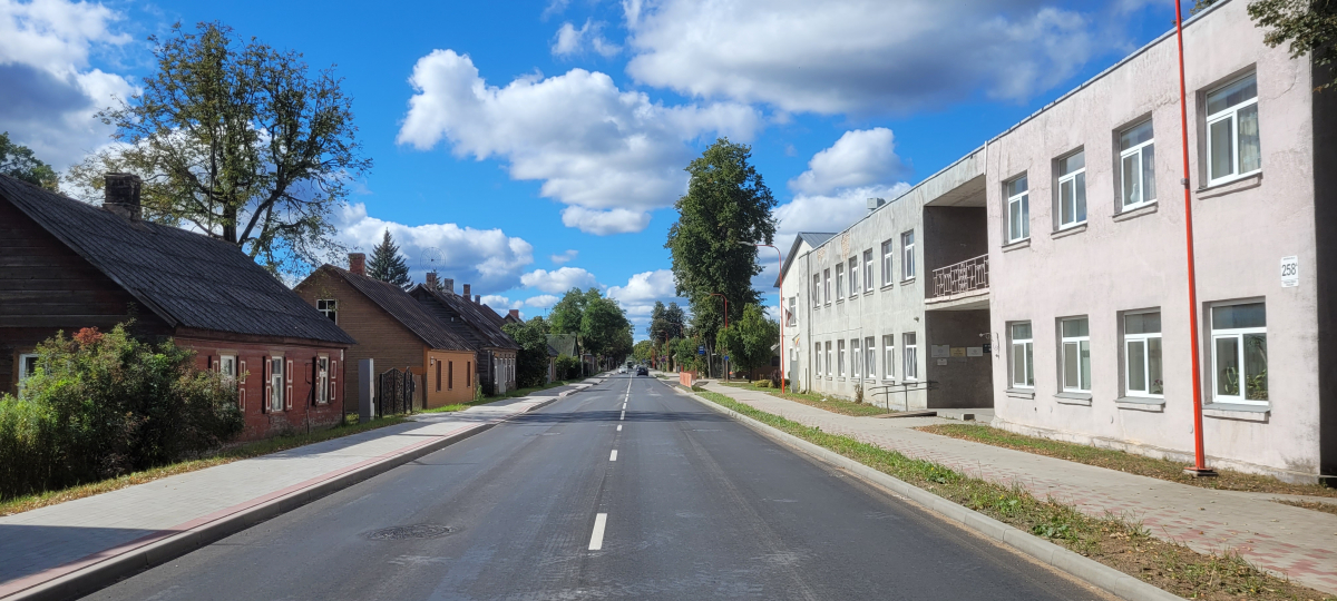 Mums raksta: Brīvības iela pēc rekonstrukcijas nav draudzīga velosipēdistiem un autobraucējiem