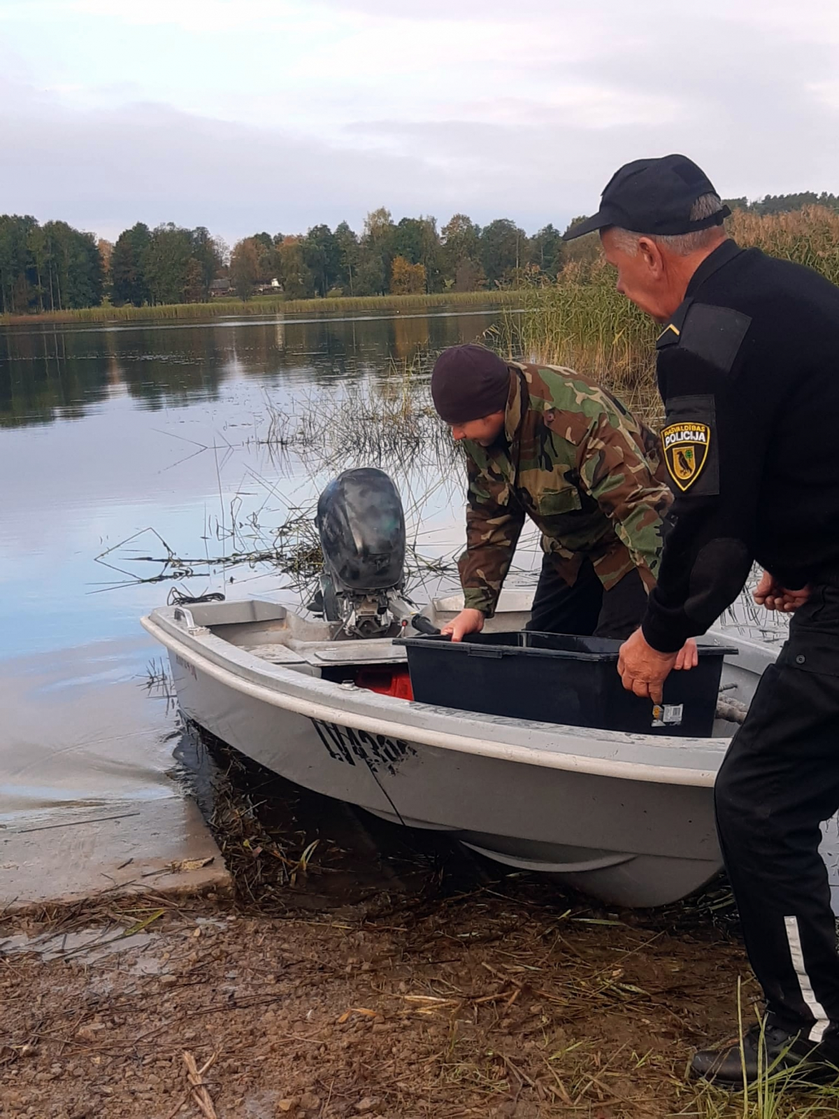 Ar Zivju fonda atbalstu ir papildināti zivju resursi vēl trīs Preiļu novada ezeros