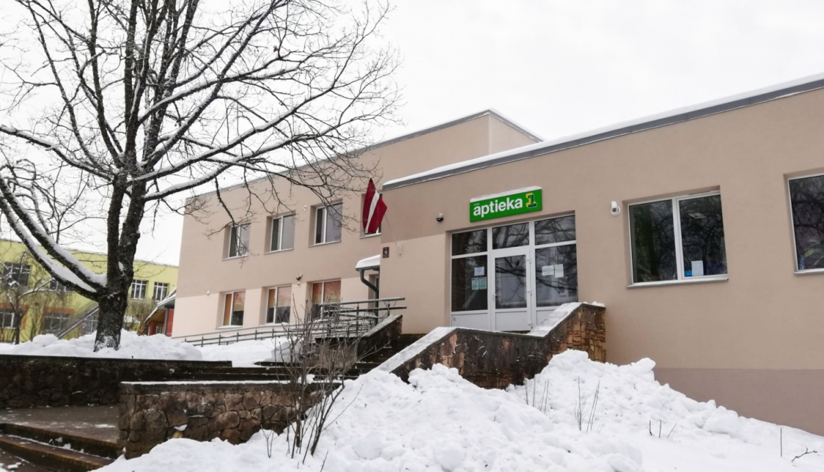 Jēkabpils novada pašvaldība izsolē par 11 800 eiro pārdevusi Zasas aptieku