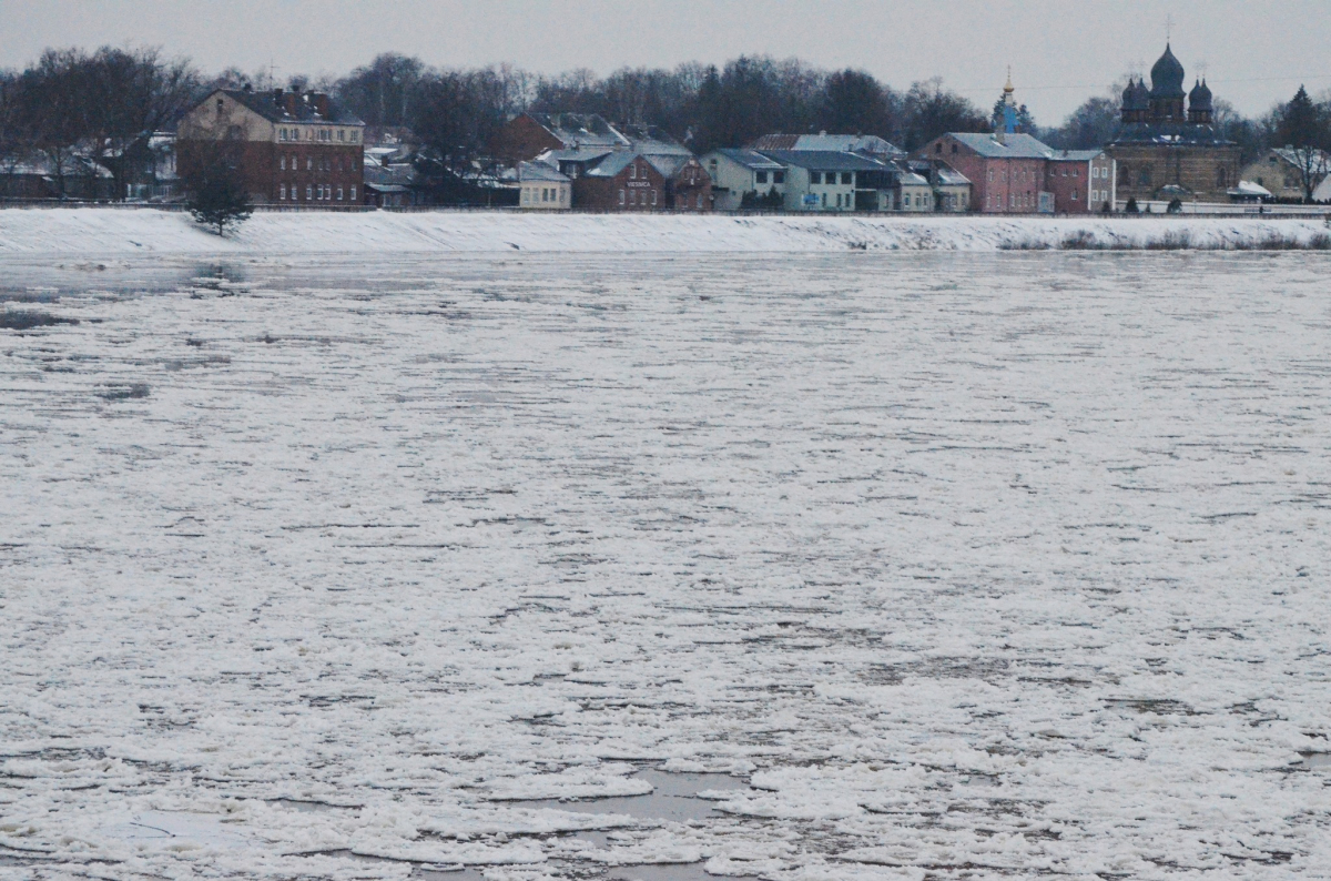 Kāpj ūdens līmenis Daugavā pie Jēkabpils, slēgti divi autoceļi Krustpils pagastā(PAPILDINĀTS)