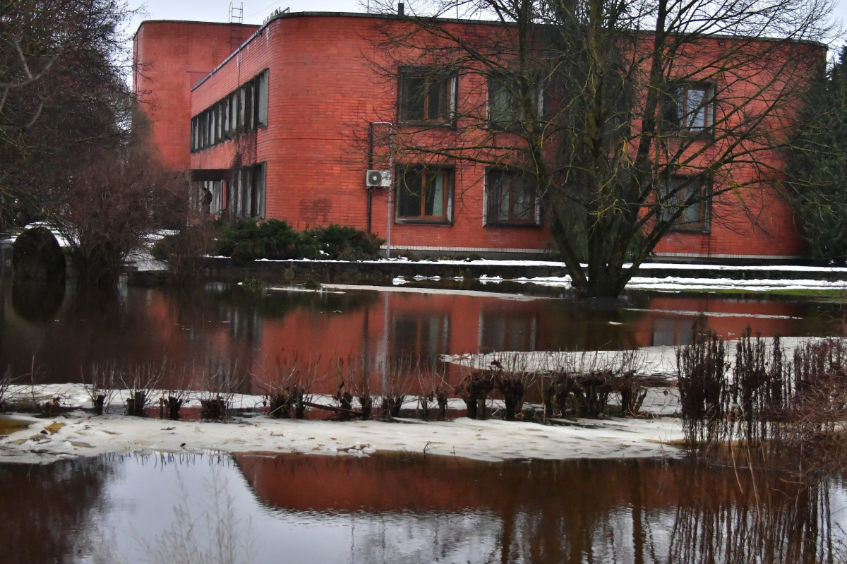 Šorīt evakuēti darbinieki no viesnīcas “Daugavkrasti”