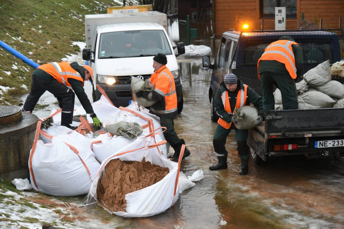 Saeimas apakškomisija: Jēkabpils plūdu krīzē civilās aizsardzības sistēma darbojusies veiksmīgi