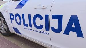 Jēkabpilī kafejnīcā, pamanot apmeklētājiem ieroci, izsauc policiju