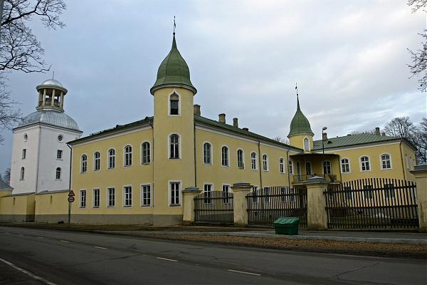 Krustpils pilī skatāma fotogrāfiju izstāde veltīta komunistiskā genocīda upuru piemiņai "Mēs atgriezāmies"