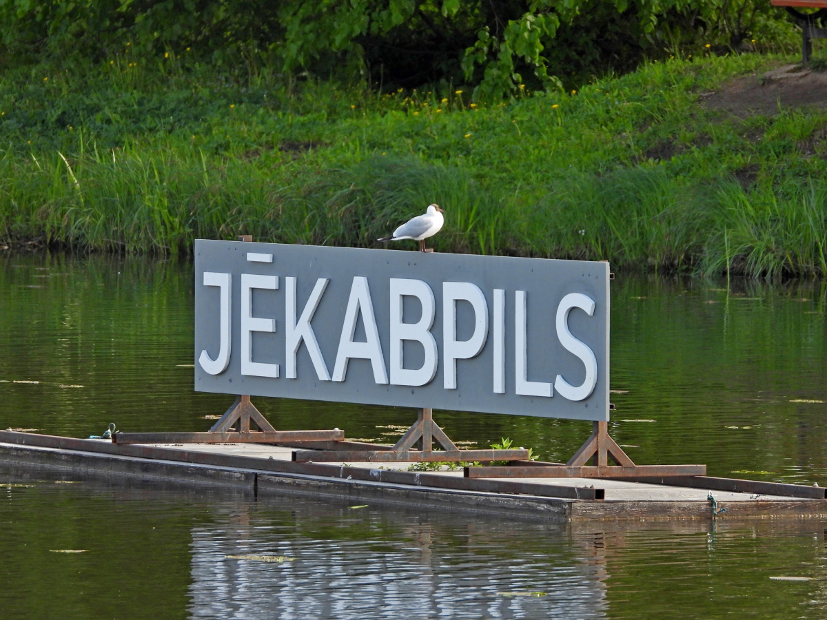 Nedēļas otrajā pusē kļūs tveicīgs, vietām gaidāmas pērkona lietusgāzes