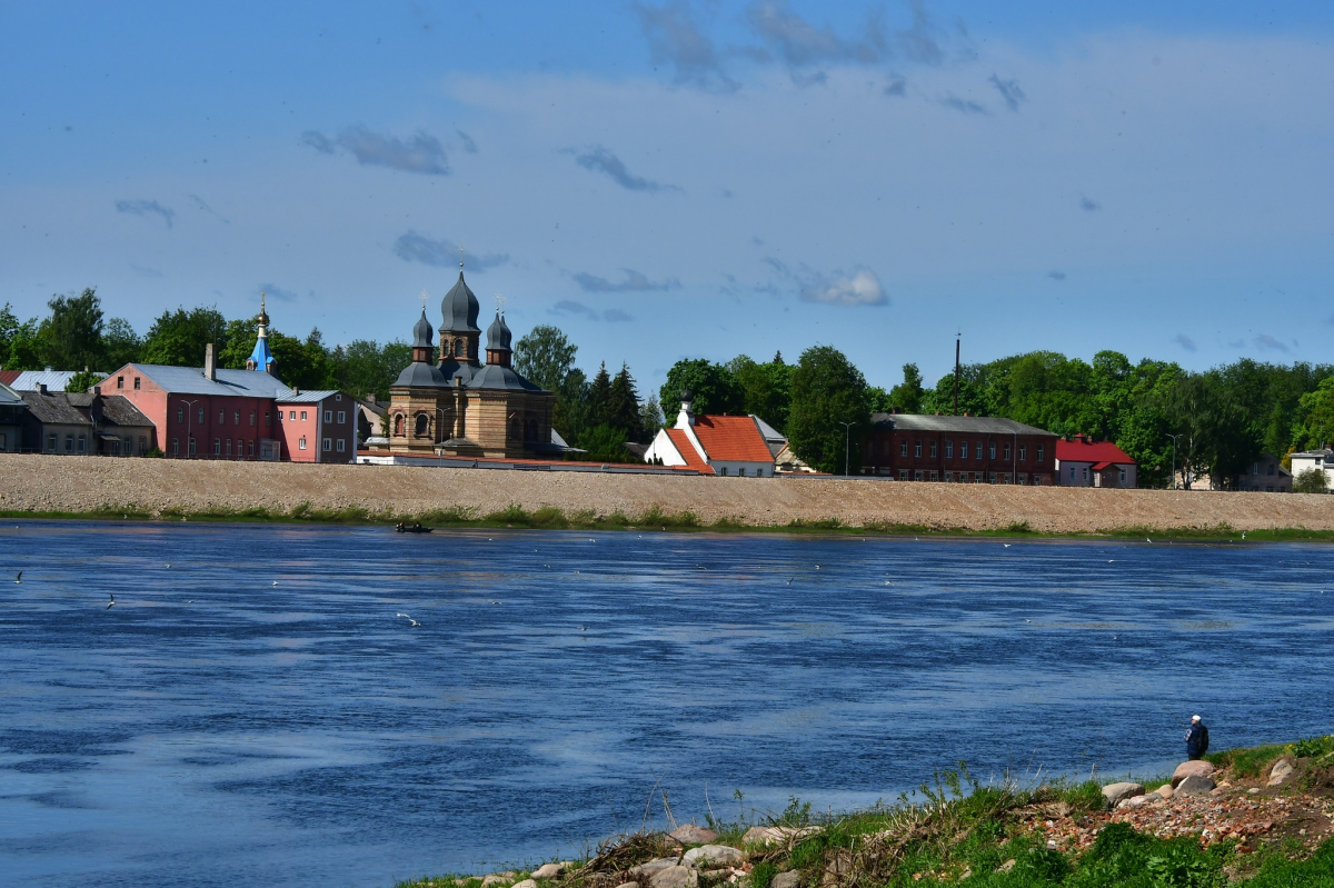 Daugavā ūdens iesilis līdz plus 20 grādiem