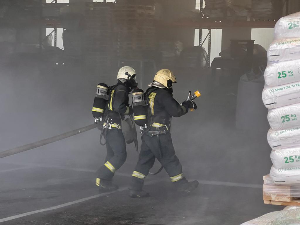 Ābeļu pagastā dega sausā zāle un meža zemsedze, Dobelē vairākos stāvos "Dobeles dzirnavnieka" ražošanas ēka